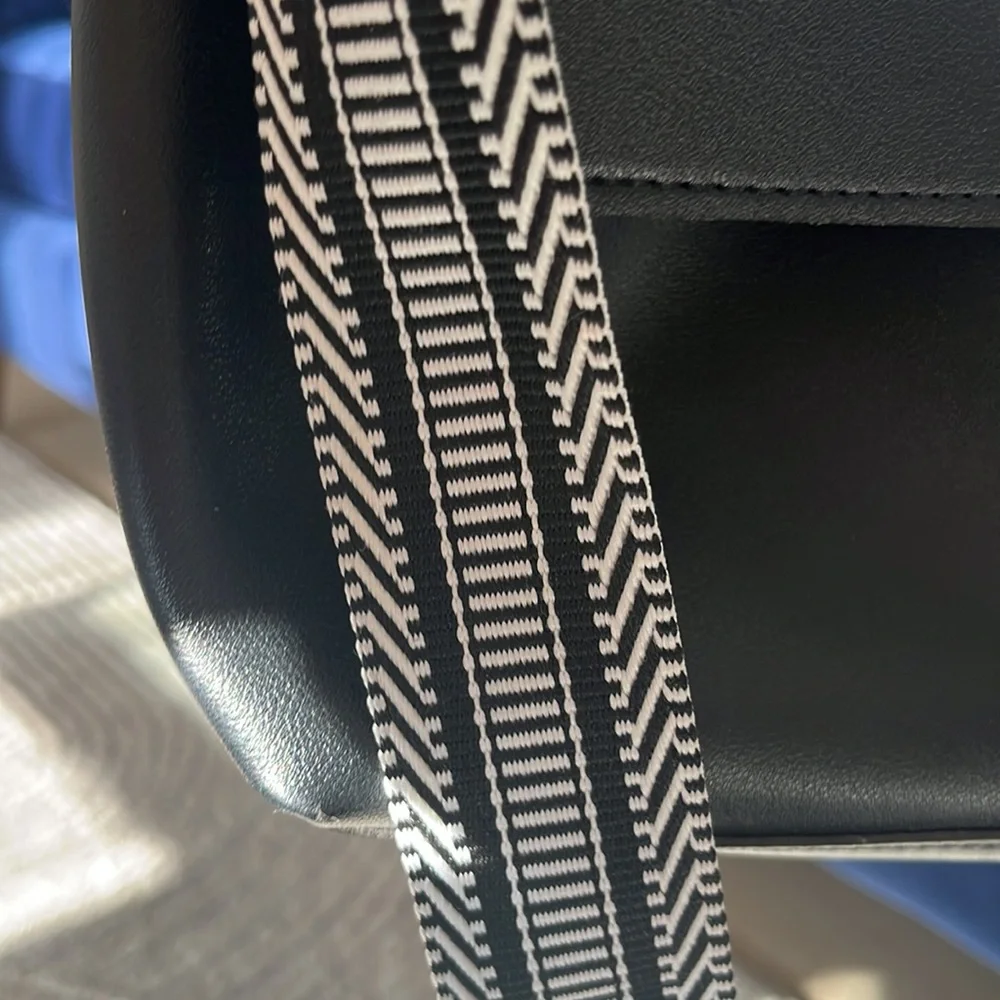 Crossbody purse - Picture 4 of 5